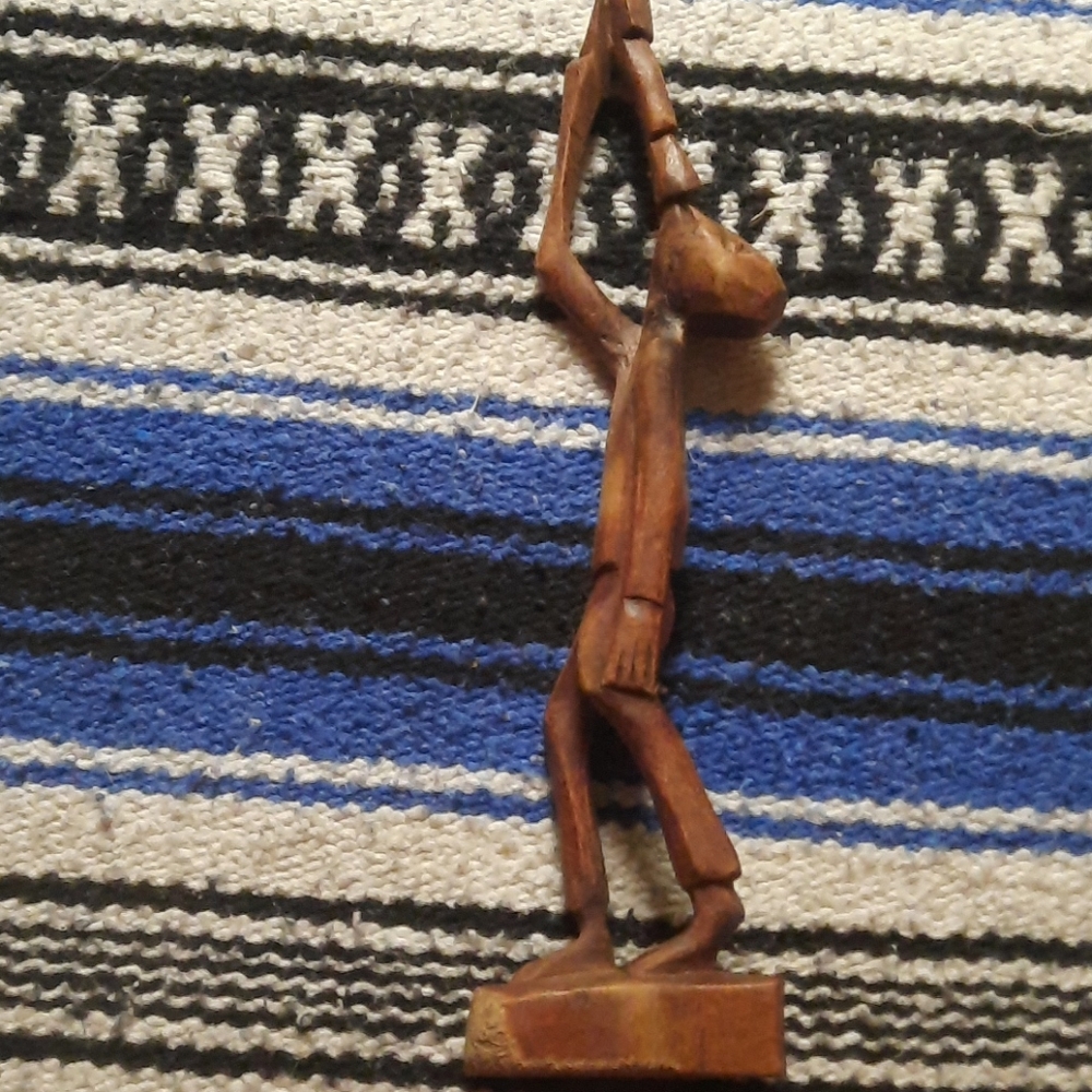 WOODEN HAND CARVED STATUATE. - Picture 1 of 6